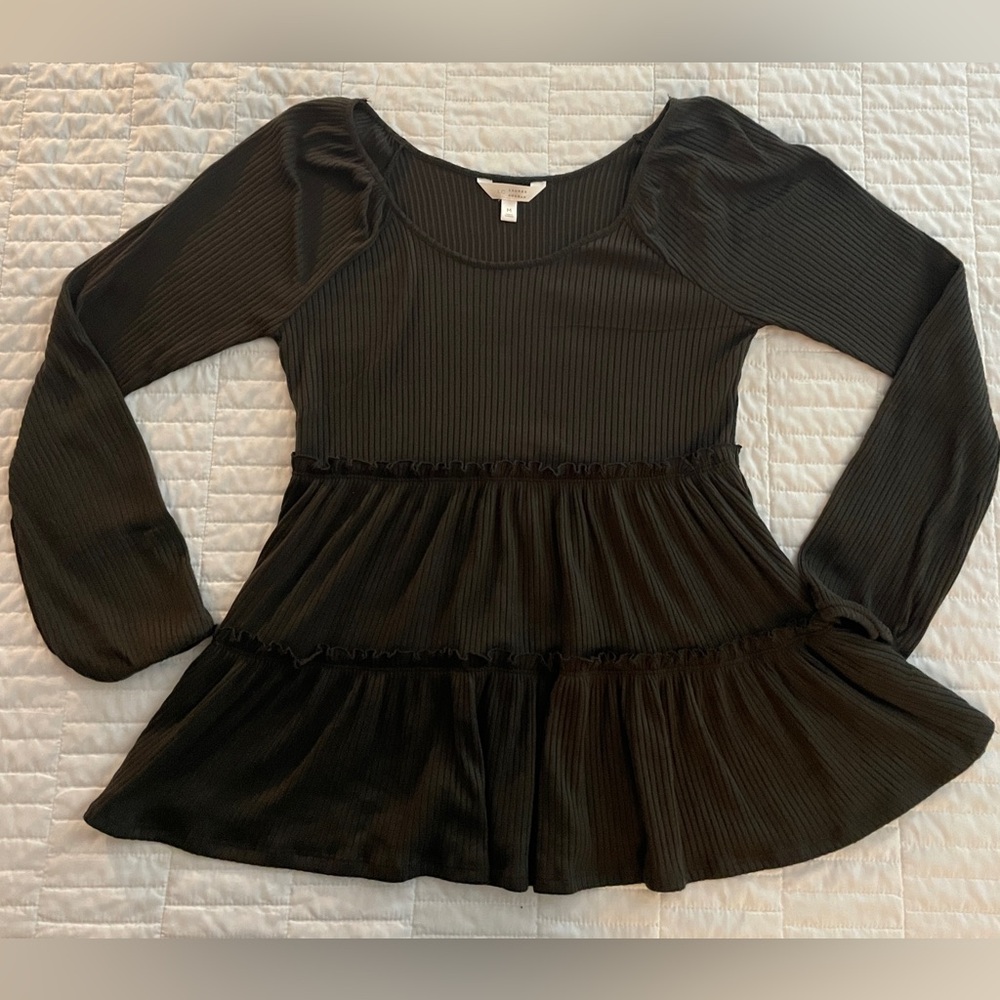 LC Lauren Conrad Babydoll Top Ribbed Knit Ruffle Tiered Wide Neck in Olive Green